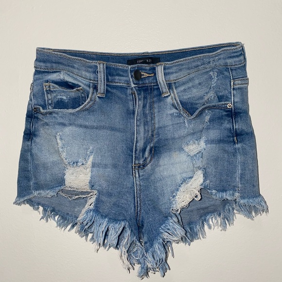 Forever 21 Short Shorts - Picture 2 of 2